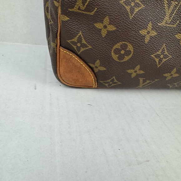 LOUIS VUITTON Nile Crossbody Bag Monogram Canvas - Picture 5 of 16